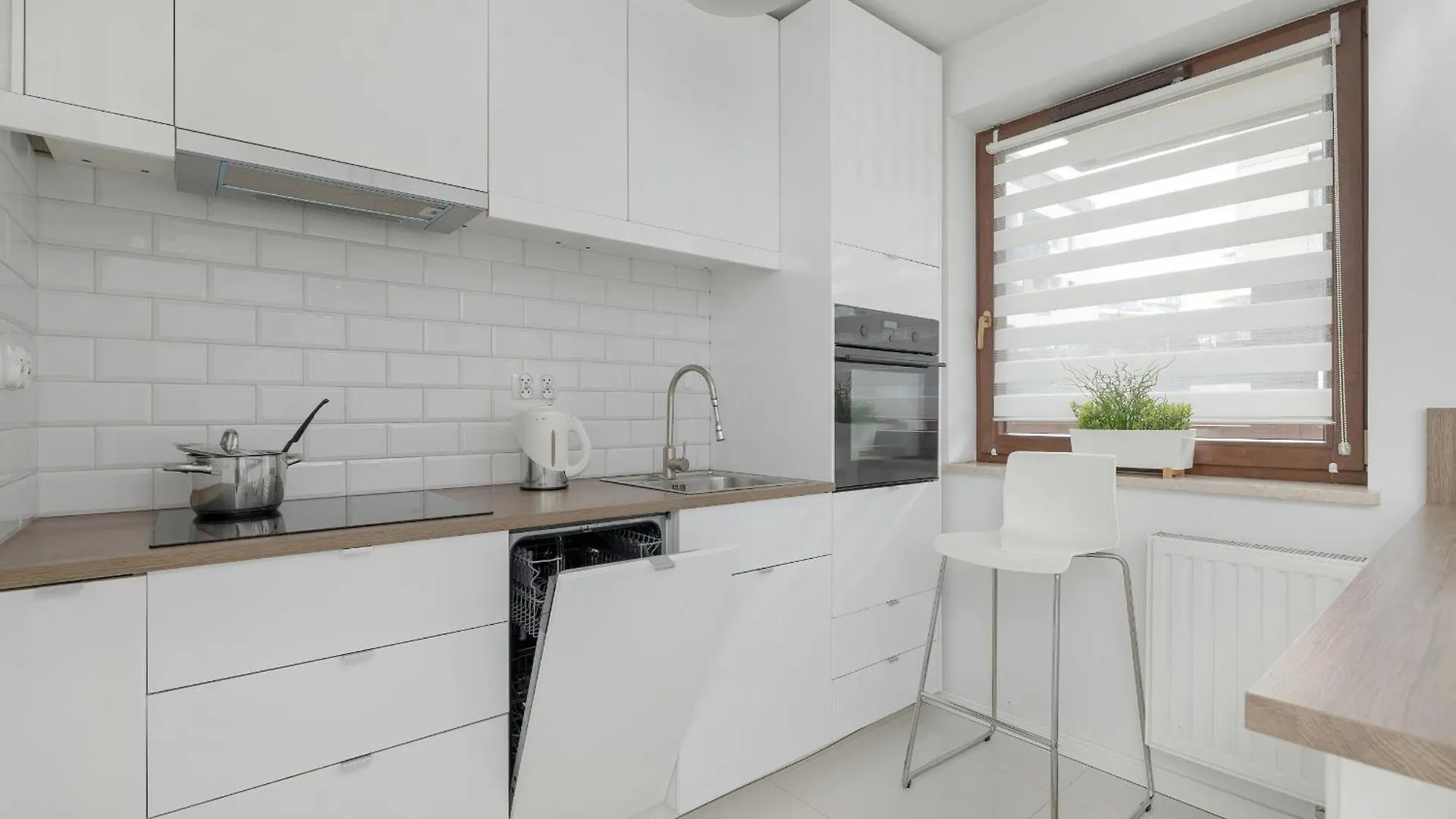Apartment With Garden In Krakow By Noclegi Renters