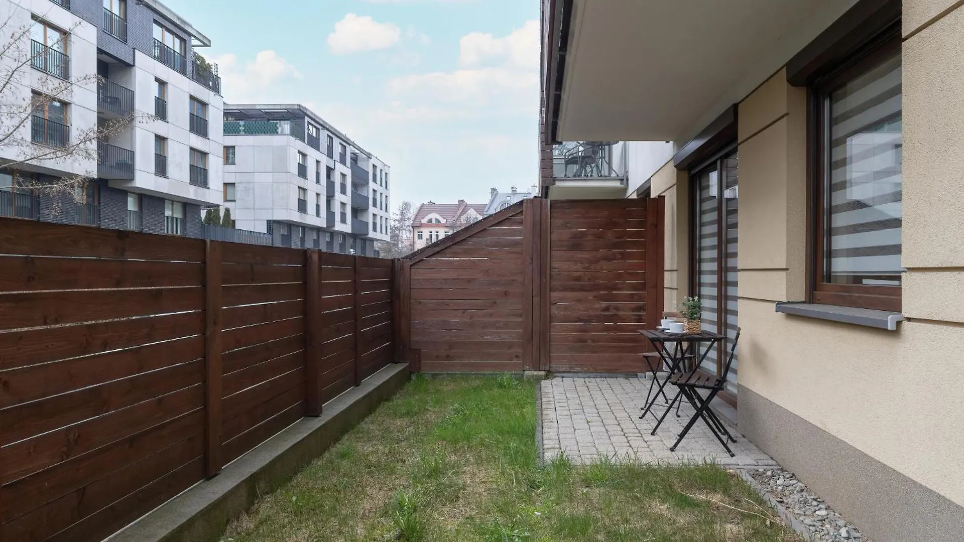 Apartment With Garden In Krakow By Noclegi Renters